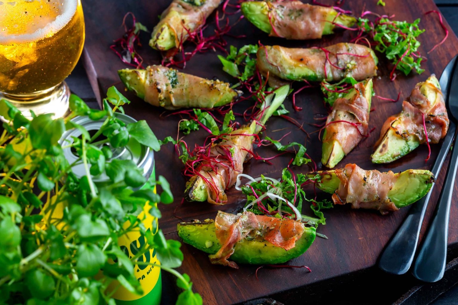 Grillattu avokado ilmakuivatulla kinkulla › Bong Touch of Taste FI
