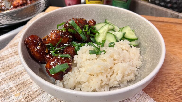 Kana bowl riisillä